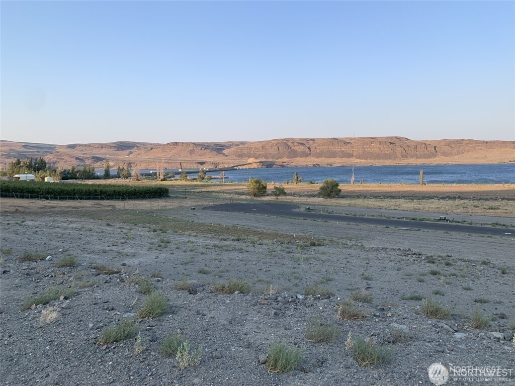 630 Vantage Bay Loop #98950, Ellensburg, WA 98926