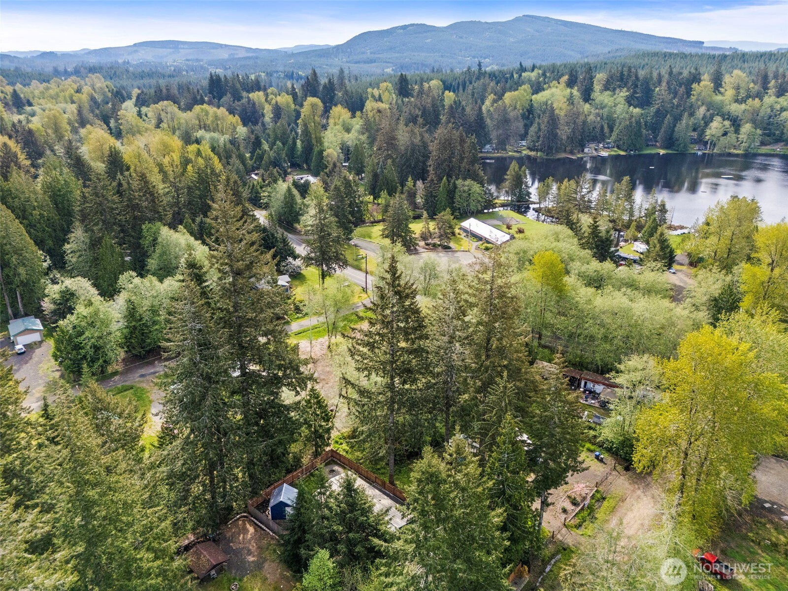 52 W Hamma Hamma Drive , Elma, WA 98541