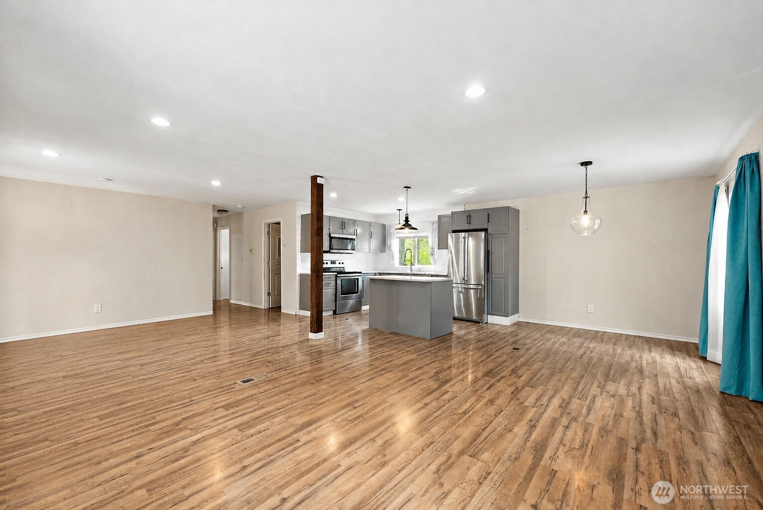 52 W Hamma Hamma Drive , Elma, WA 98541
