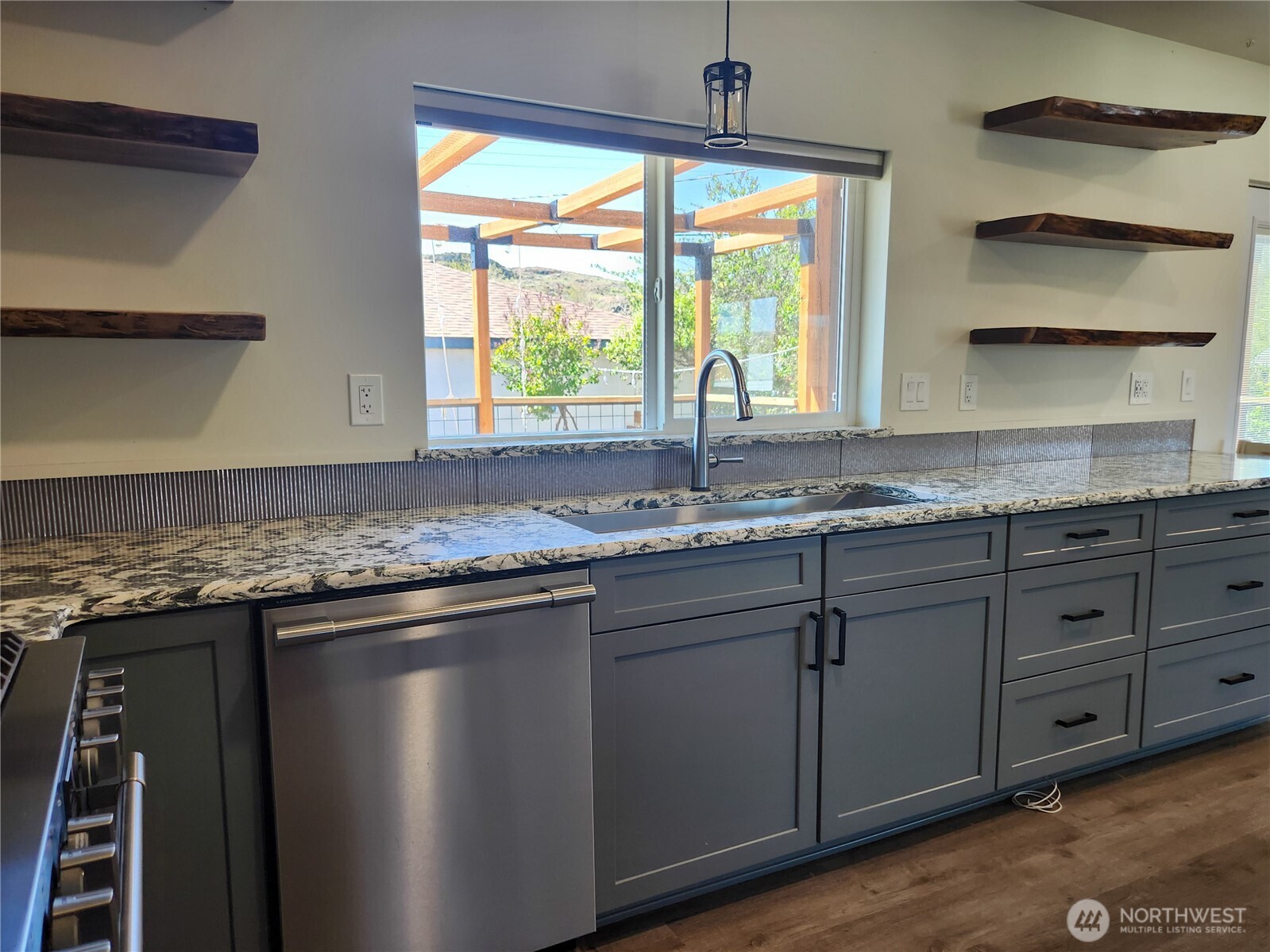 710 E 2nd Avenue , Odessa, WA 99159