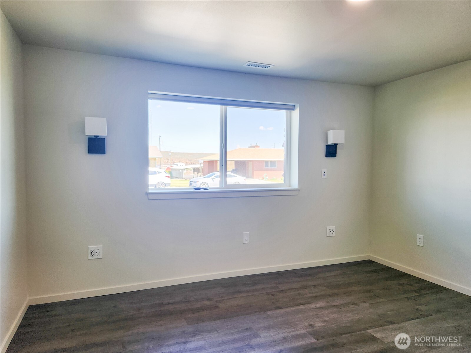 710 E 2nd Avenue , Odessa, WA 99159