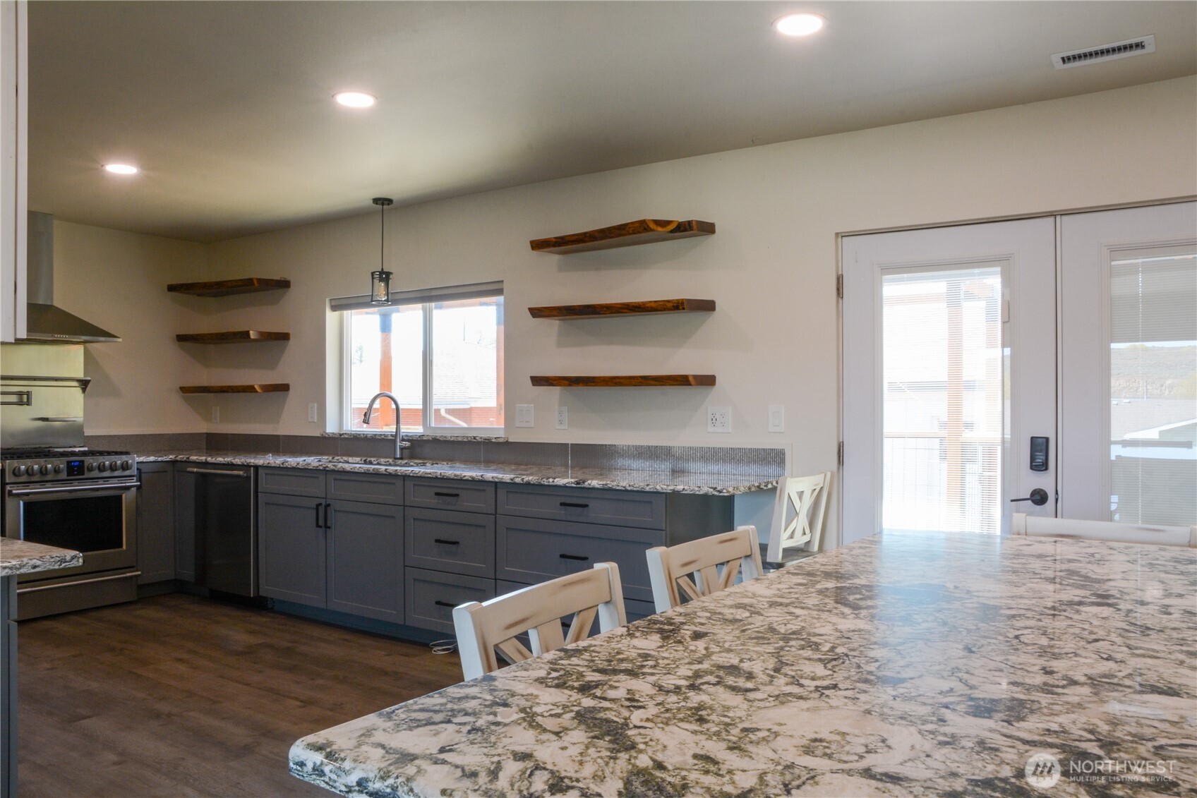 710 E 2nd Avenue , Odessa, WA 99159