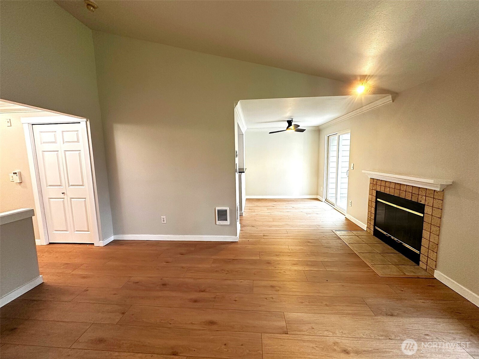 1808 S 284th Lane #E203, Federal Way, WA 98003