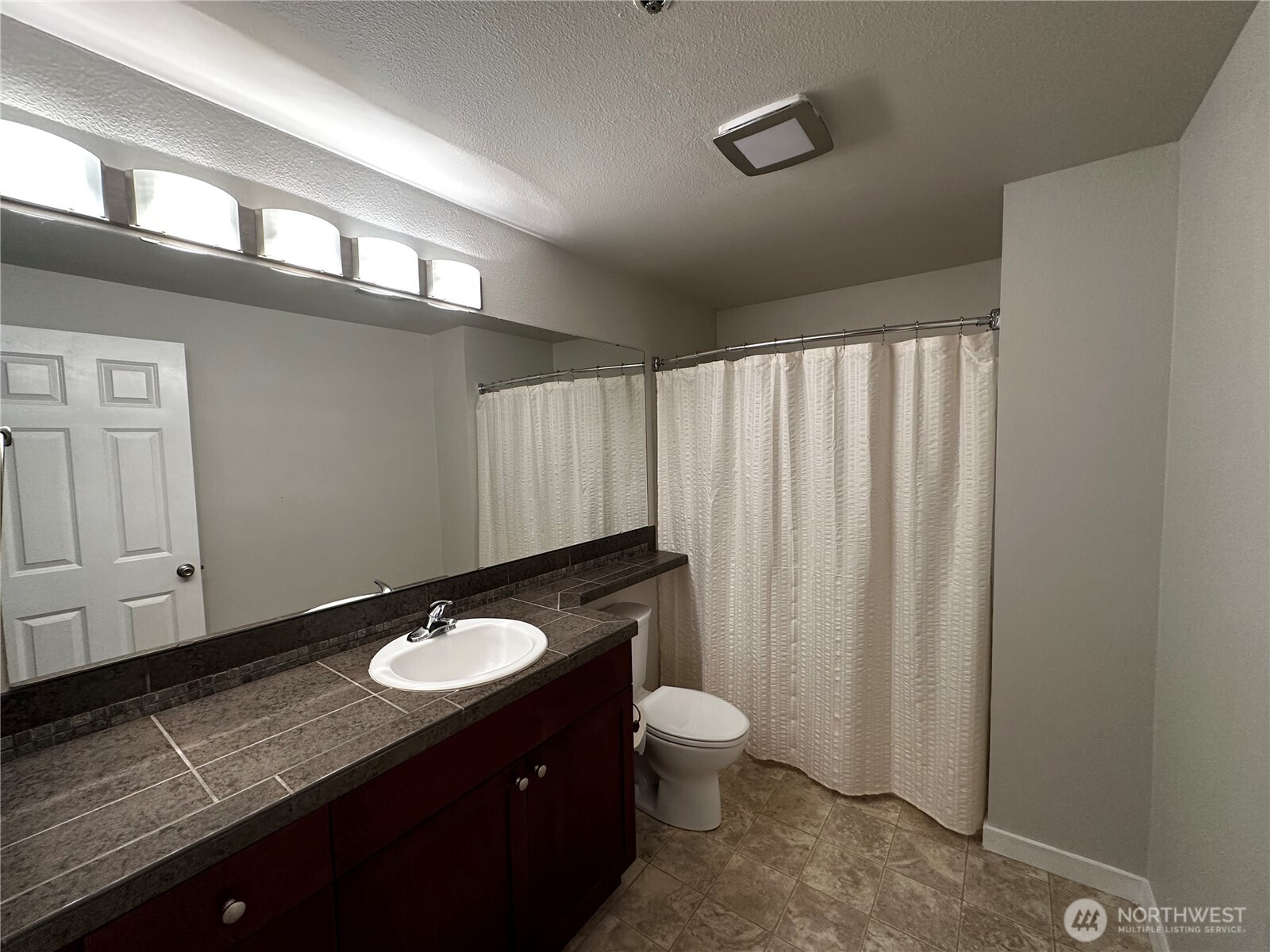 1808 S 284th Lane #E203, Federal Way, WA 98003