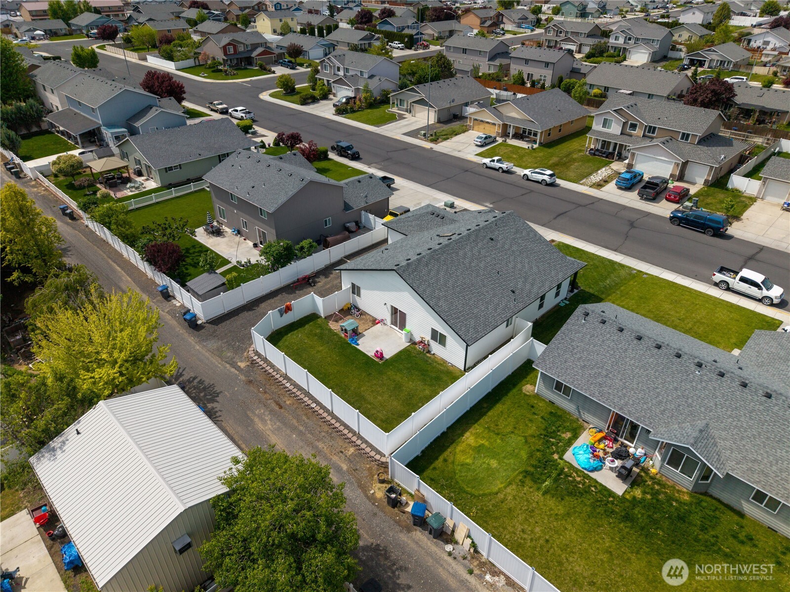 822 Willow Ave NE, Quincy, WA 98848