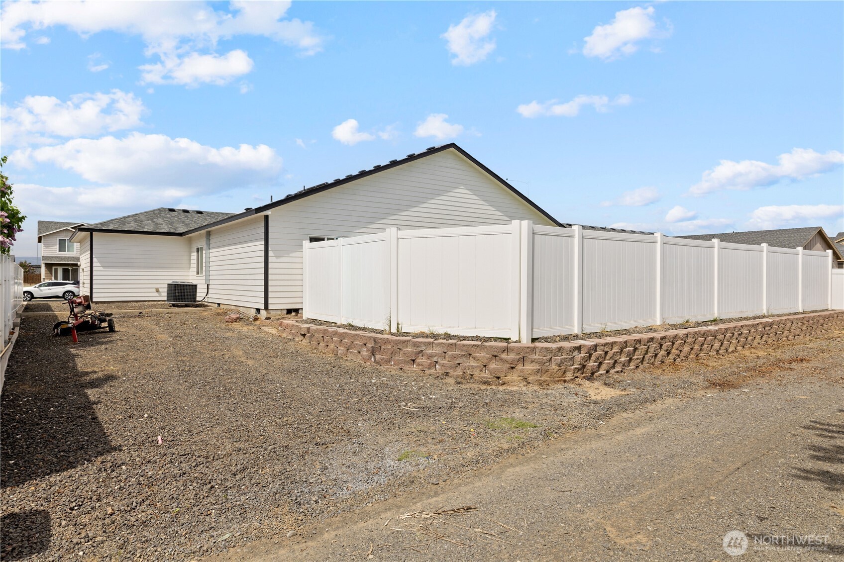 822 Willow Ave NE, Quincy, WA 98848