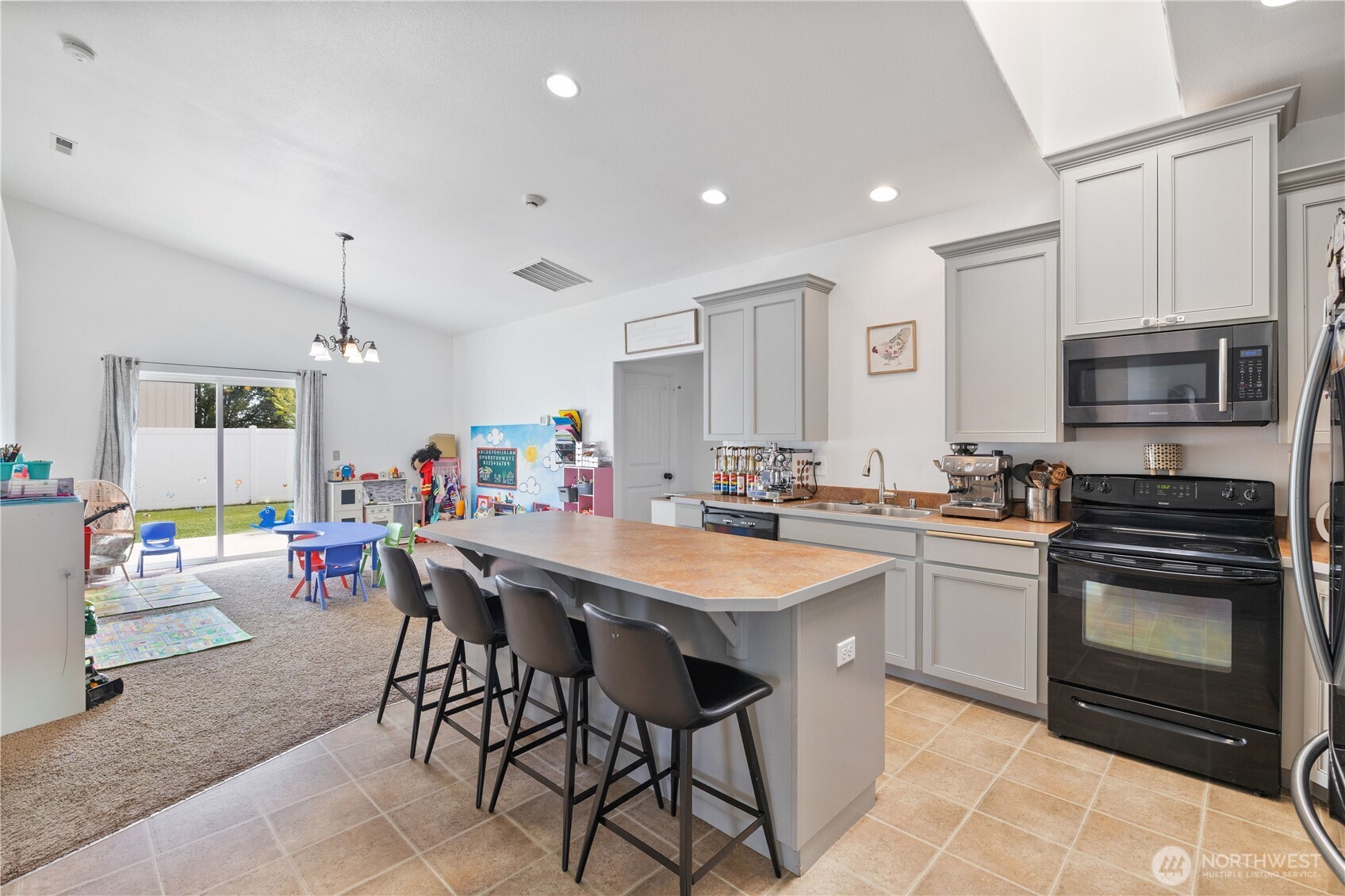 822 Willow Ave NE, Quincy, WA 98848