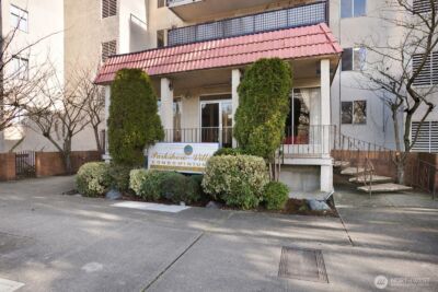 9030 Seward Park Avenue S #411, Seattle, WA 98118 - Photo 2