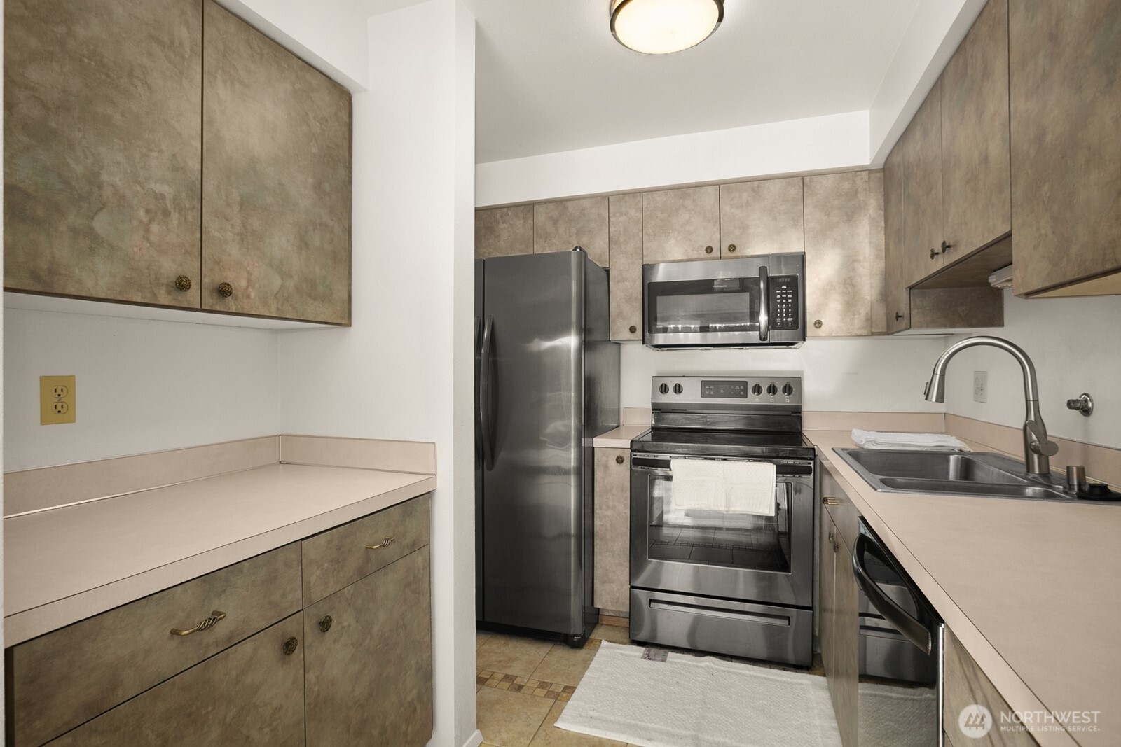 9030 Seward Park Avenue S #411, Seattle, WA 98118