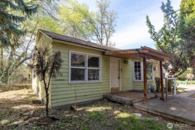 910 S 25th Avenue , Yakima, WA 98902