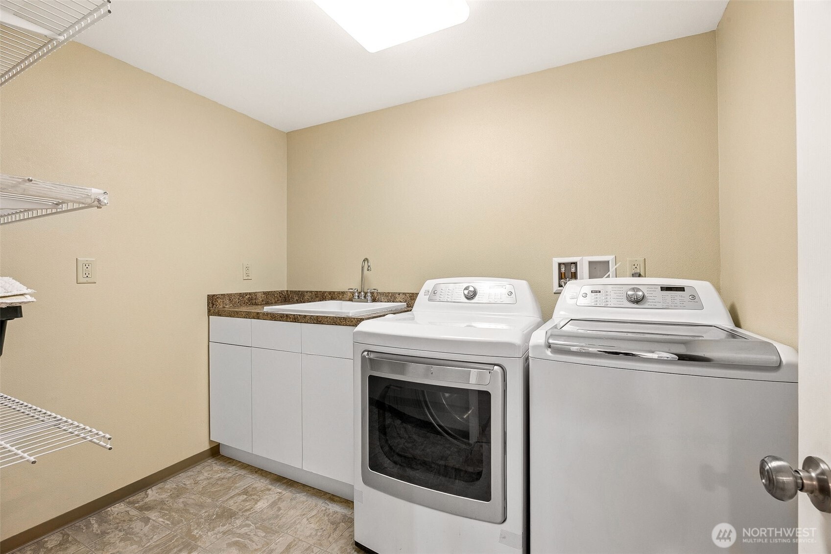 1300 SW 125th Place , Seattle, WA 98146