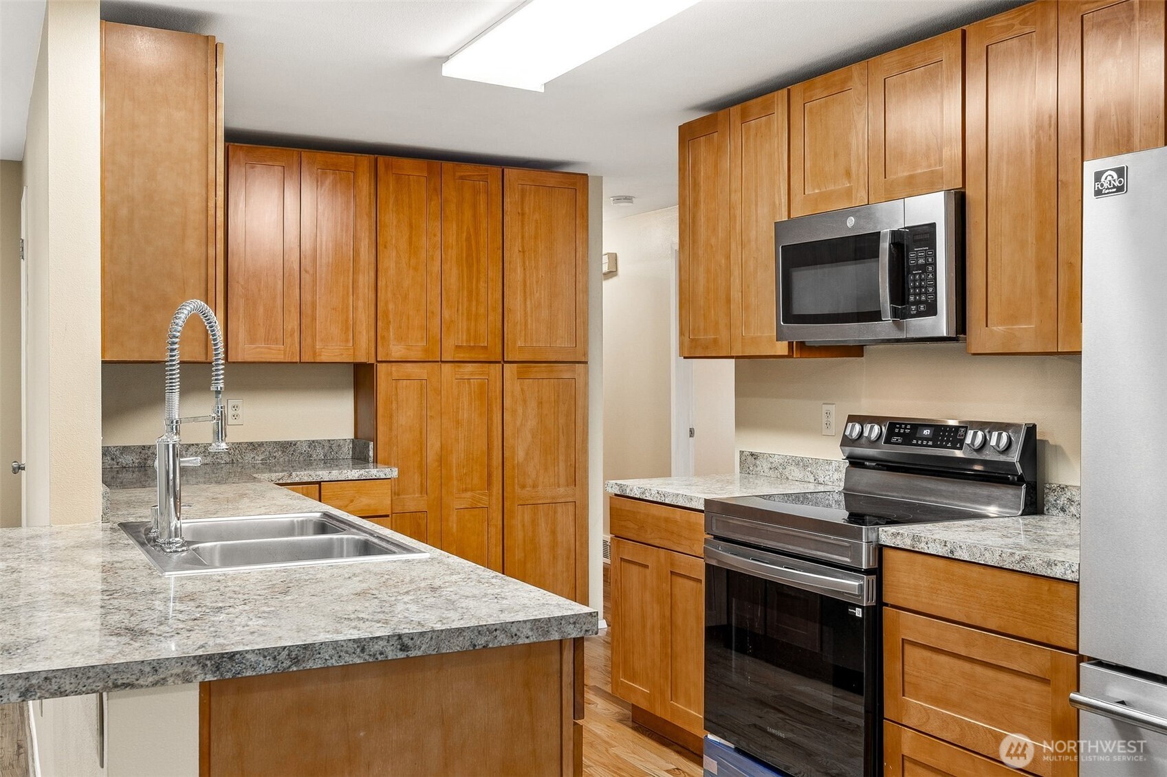 1300 SW 125th Place , Seattle, WA 98146