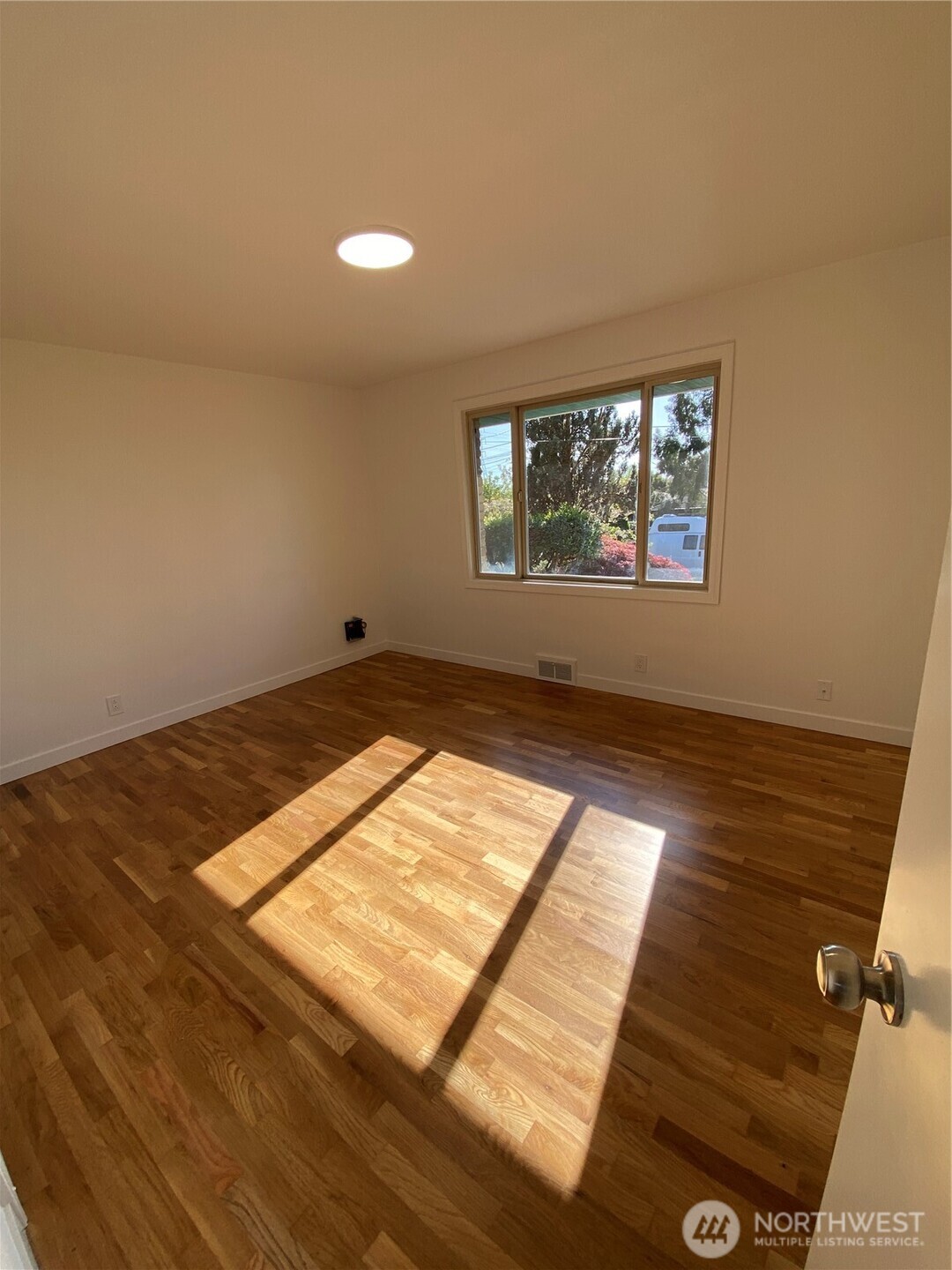 4916 24th Place S, Seattle, WA 98108-2009