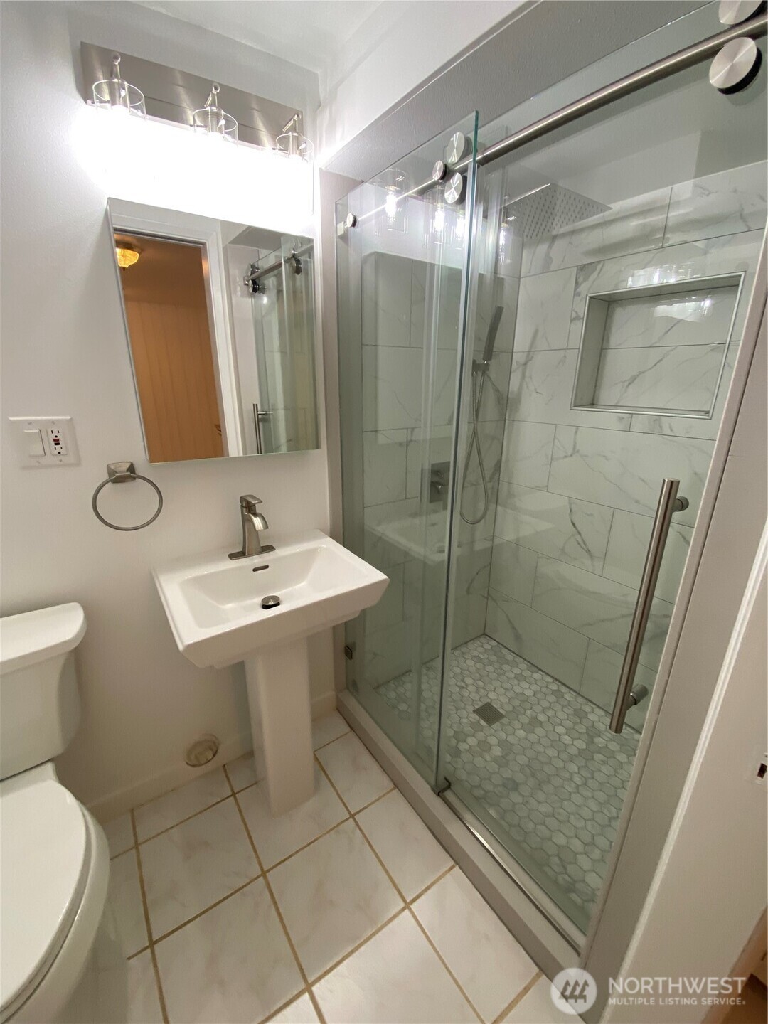 4916 24th Place S, Seattle, WA 98108-2009