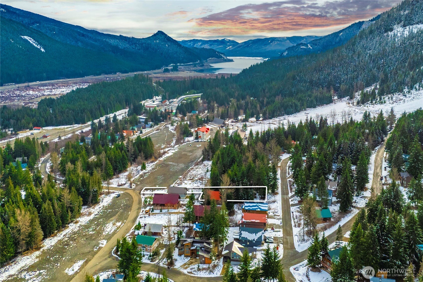 6 Xxxxx Hyak Dr E, Snoqualmie Pass, WA 98068