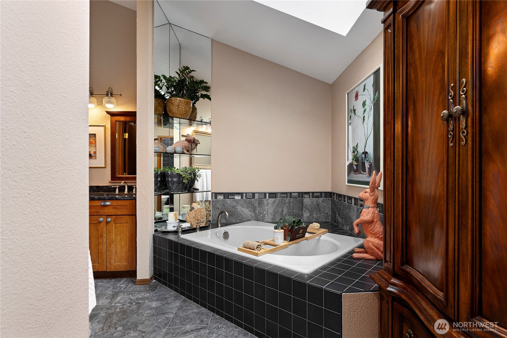 1837 E Woodhaven Lane , Port Angeles, WA 98362