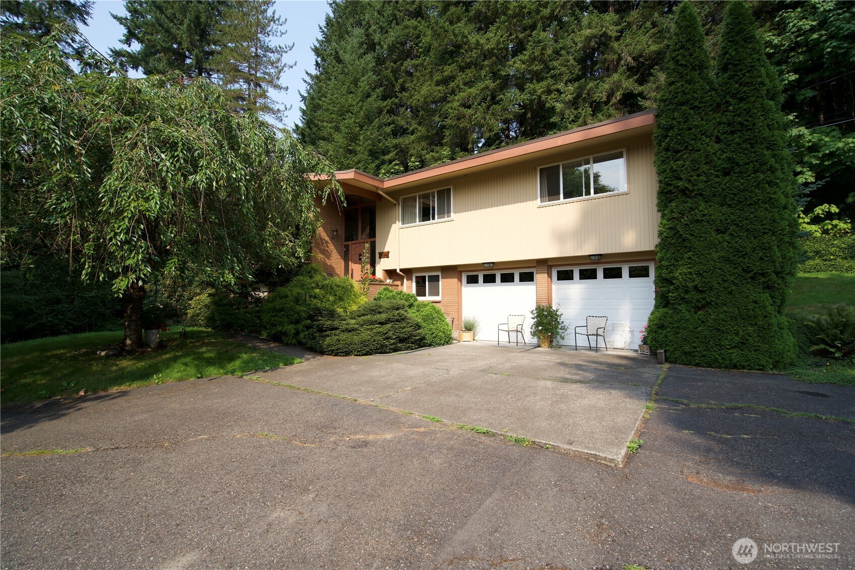15440 SE May Valley Road , Renton, WA 98059