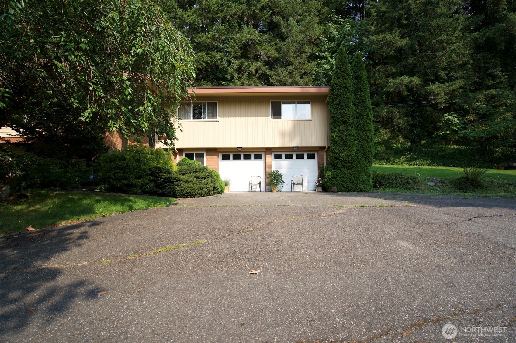 15440 SE May Valley Road , Renton, WA 98059