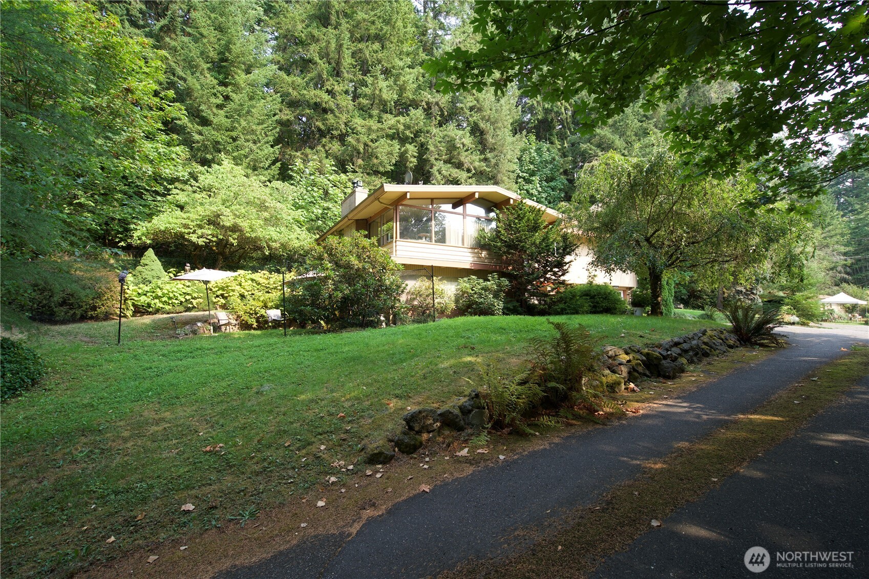 15440 SE May Valley Road , Renton, WA 98059