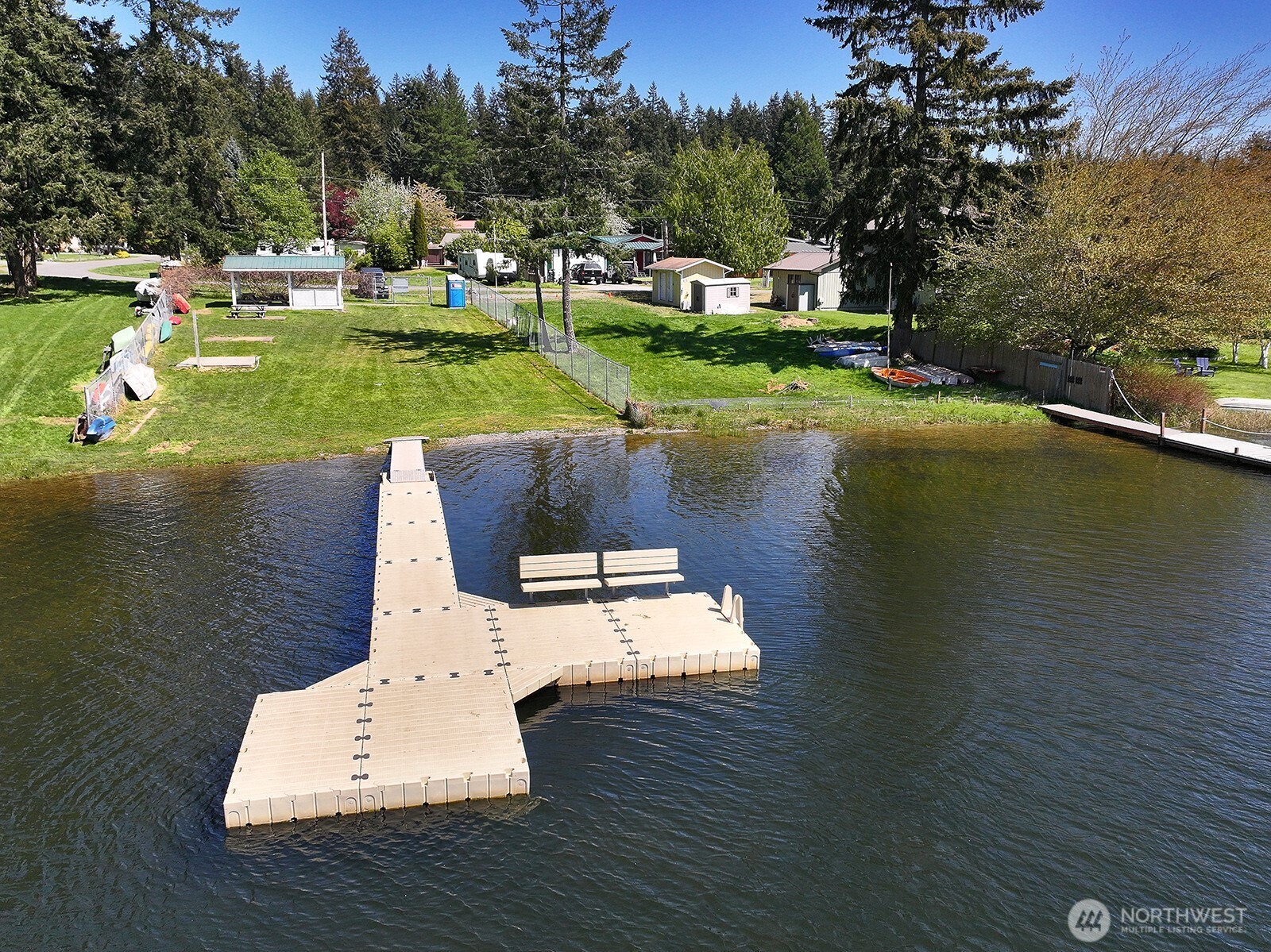 6459 Lake Shore Drive , Clinton, WA 98236