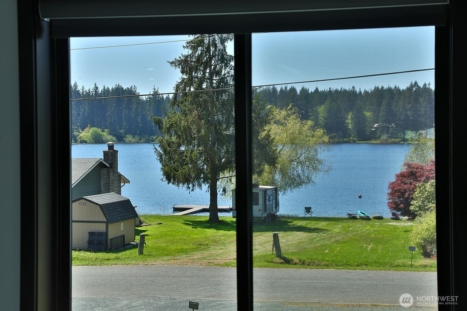 6459 Lake Shore Drive , Clinton, WA 98236