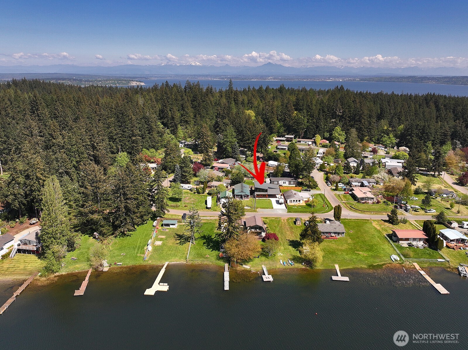 6459 Lake Shore Drive , Clinton, WA 98236