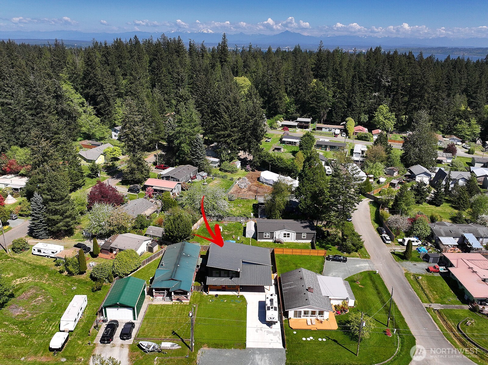 6459 Lake Shore Drive , Clinton, WA 98236
