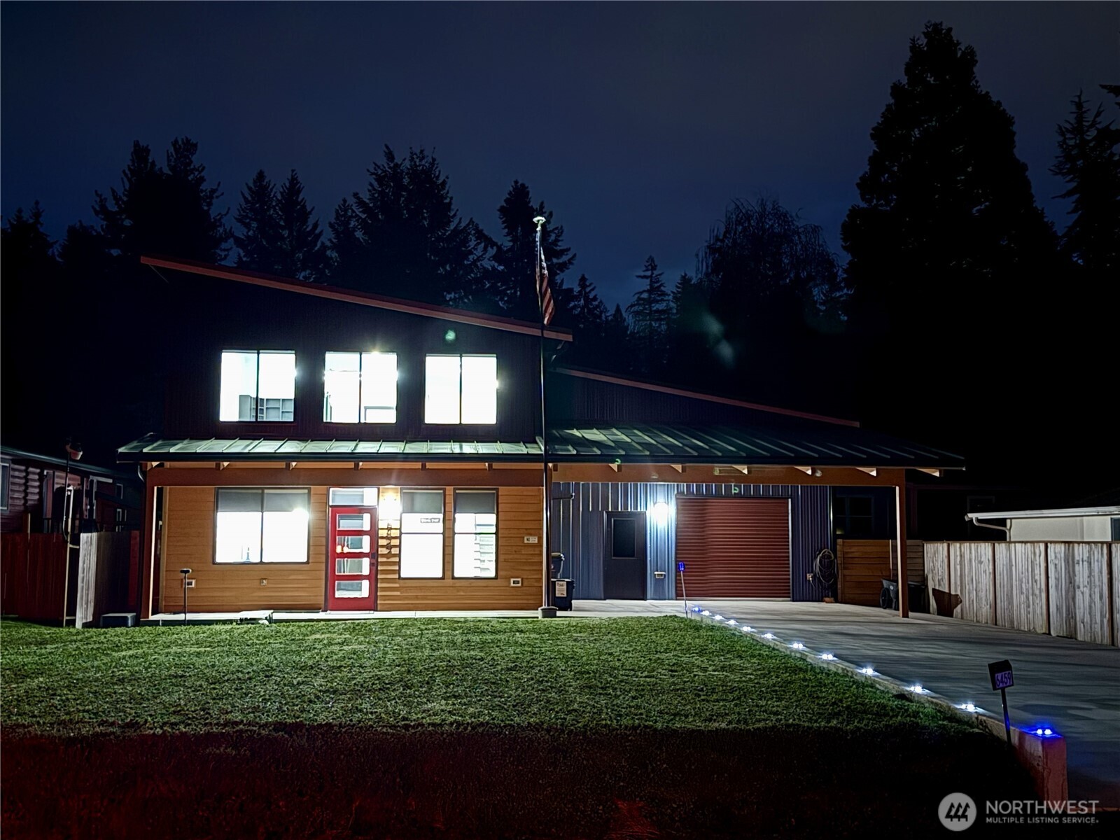 6459 Lake Shore Drive , Clinton, WA 98236