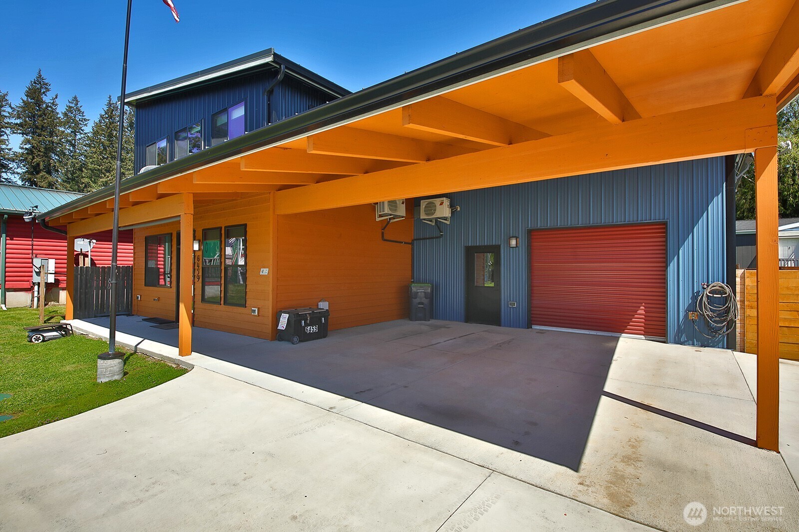 6459 Lake Shore Drive , Clinton, WA 98236