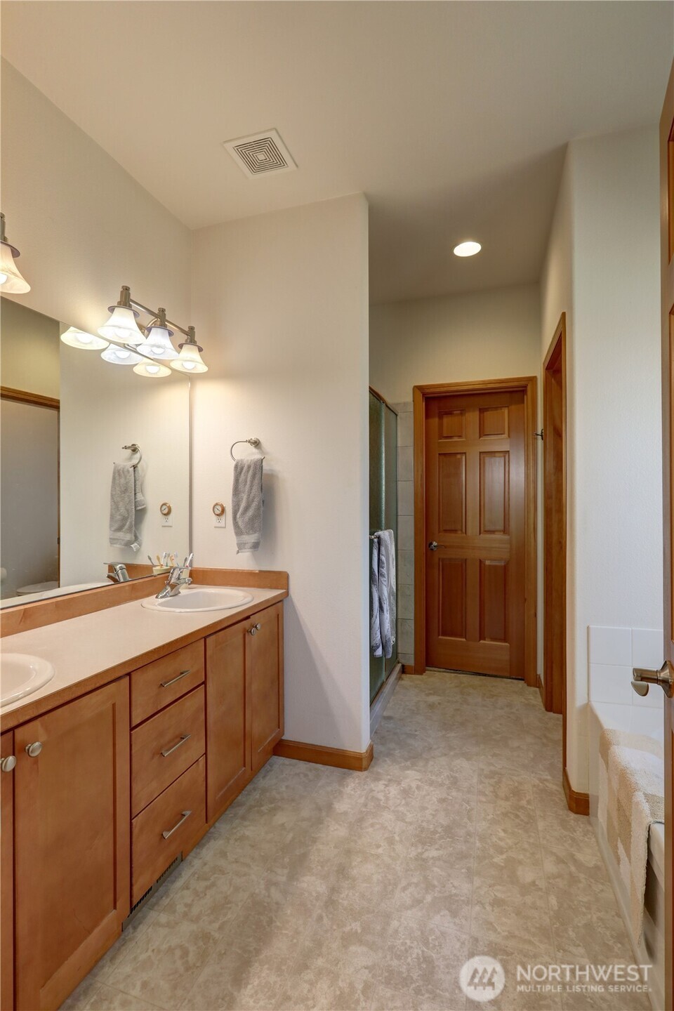71 E Madrona Lane , Union, WA 98592