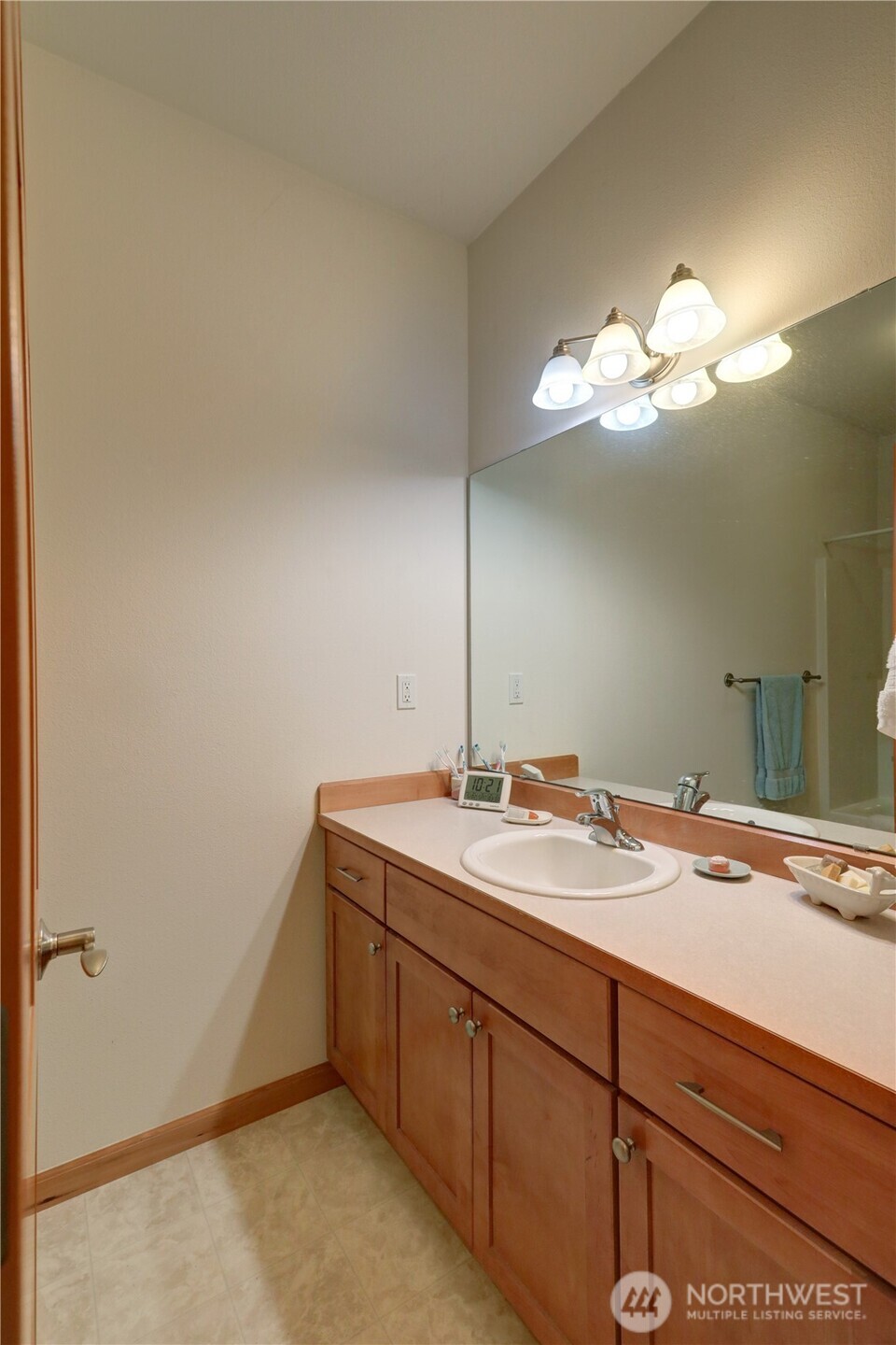 71 E Madrona Lane , Union, WA 98592