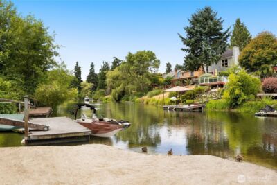 11216 E Riverside Drive , Bothell, WA 98011 - Photo 32