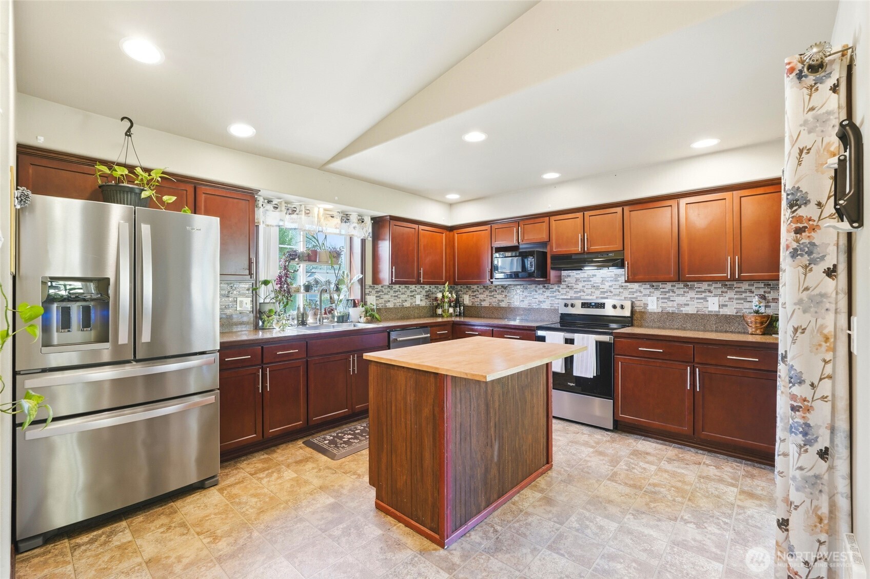 310 Jeff Street , Mount Vernon, WA 98274