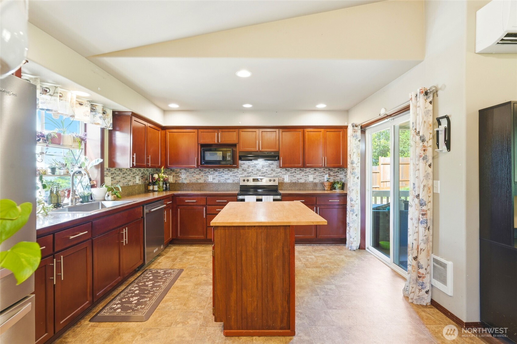 310 Jeff Street , Mount Vernon, WA 98274