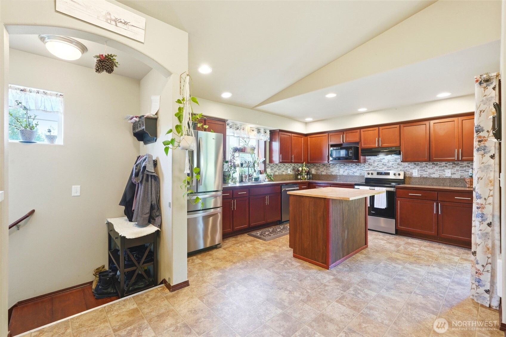 310 Jeff Street , Mount Vernon, WA 98274