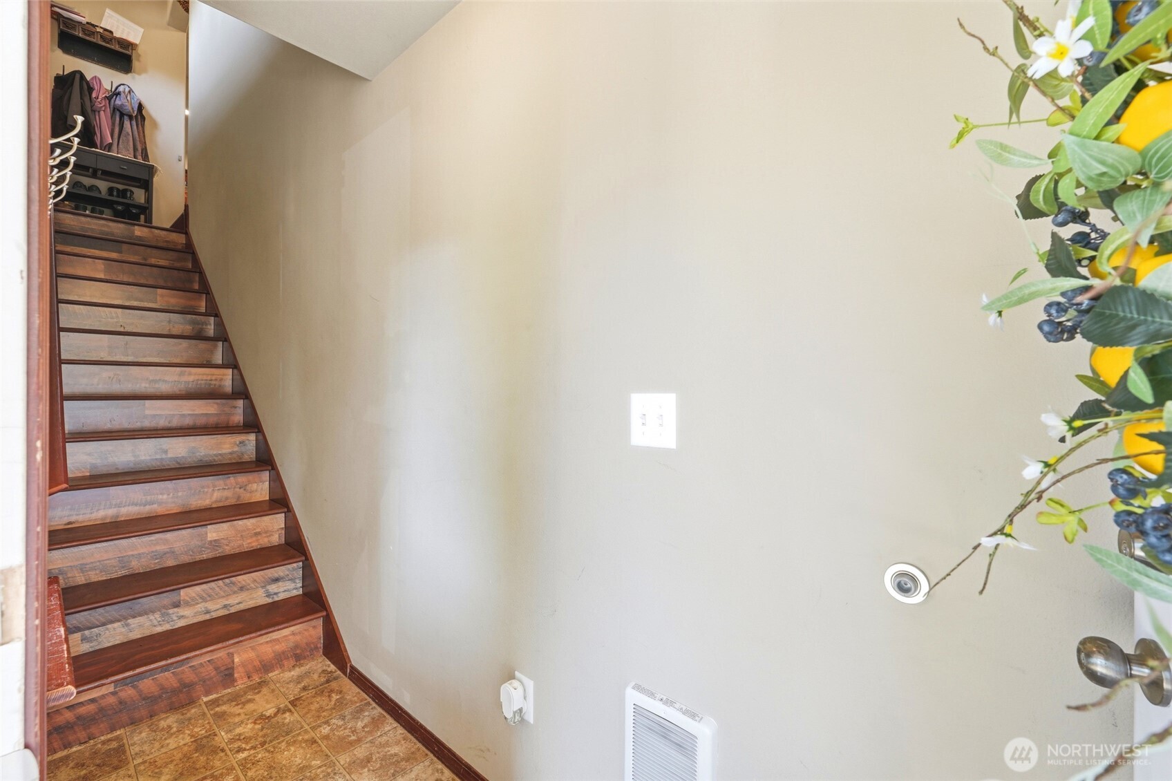 310 Jeff Street , Mount Vernon, WA 98274