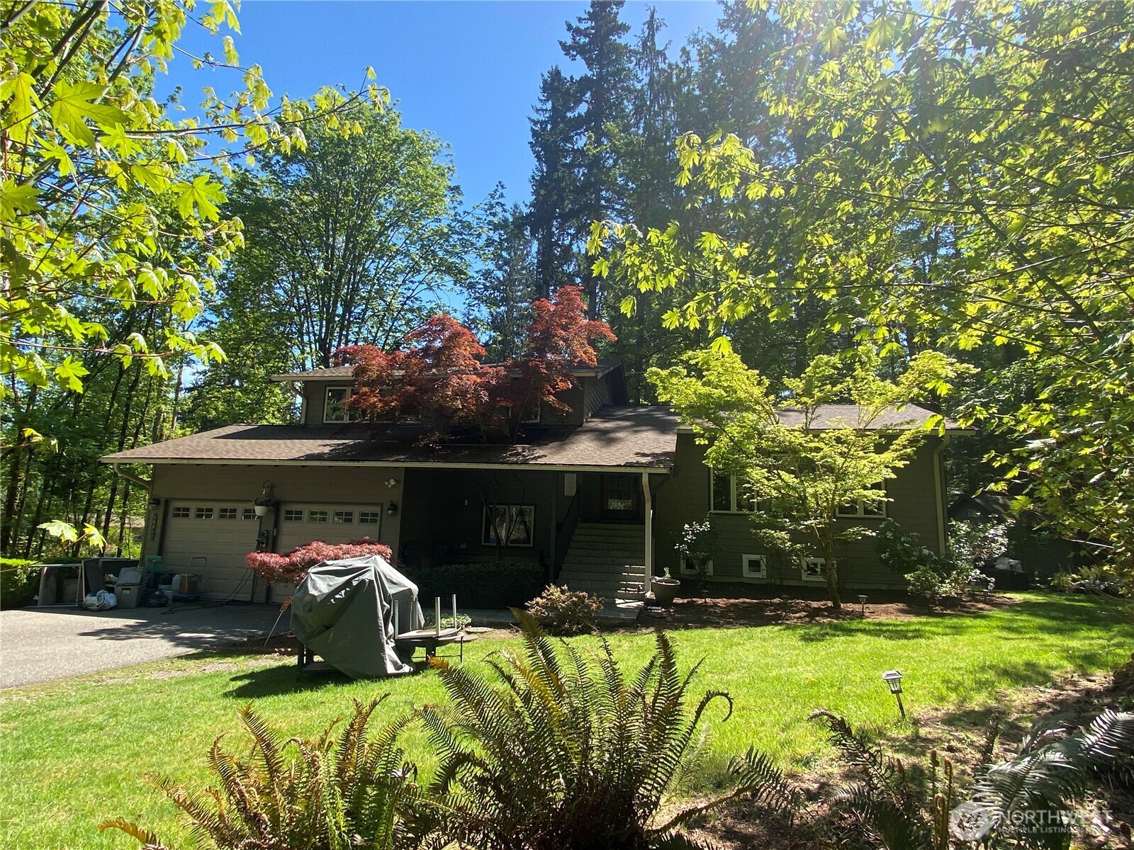 24417 SE 17th Place , Sammamish, WA 98075-8131