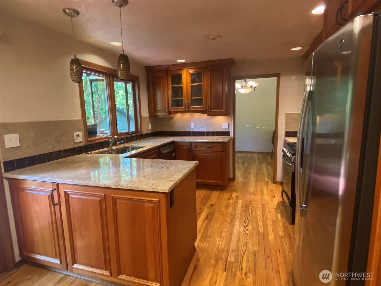 24417 SE 17th Place , Sammamish, WA 98075-8131