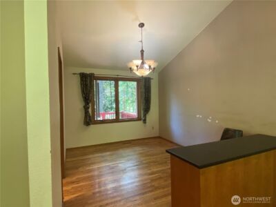24417 SE 17th Place , Sammamish, WA 98075-8131 - Photo 4