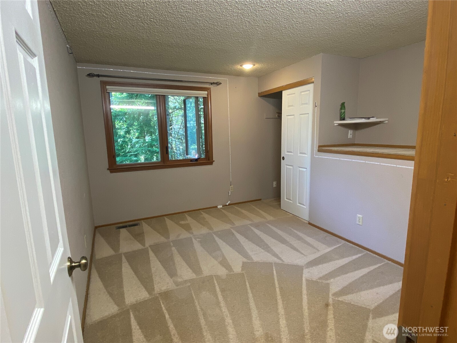 24417 SE 17th Place , Sammamish, WA 98075-8131