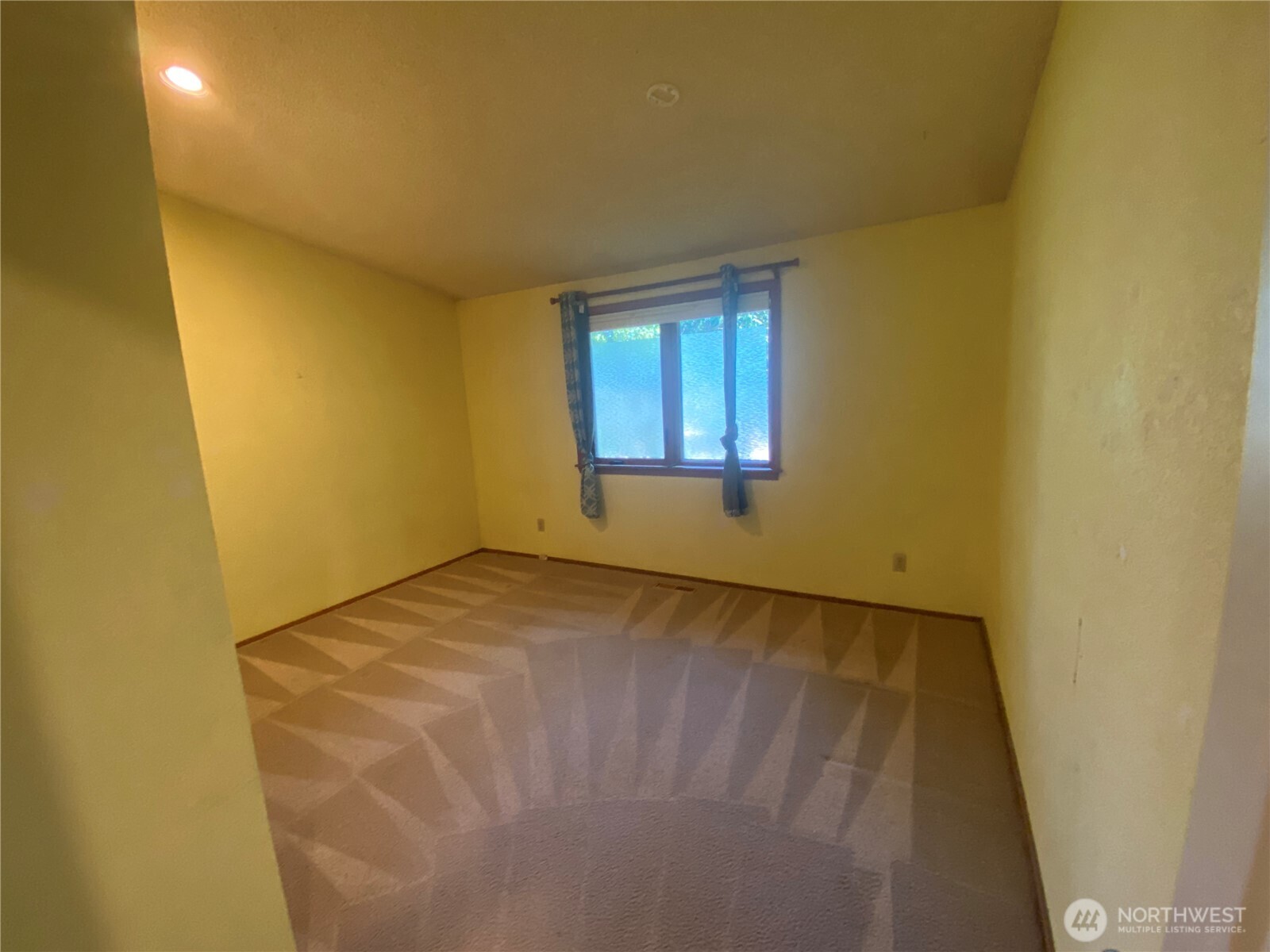 24417 SE 17th Place , Sammamish, WA 98075-8131