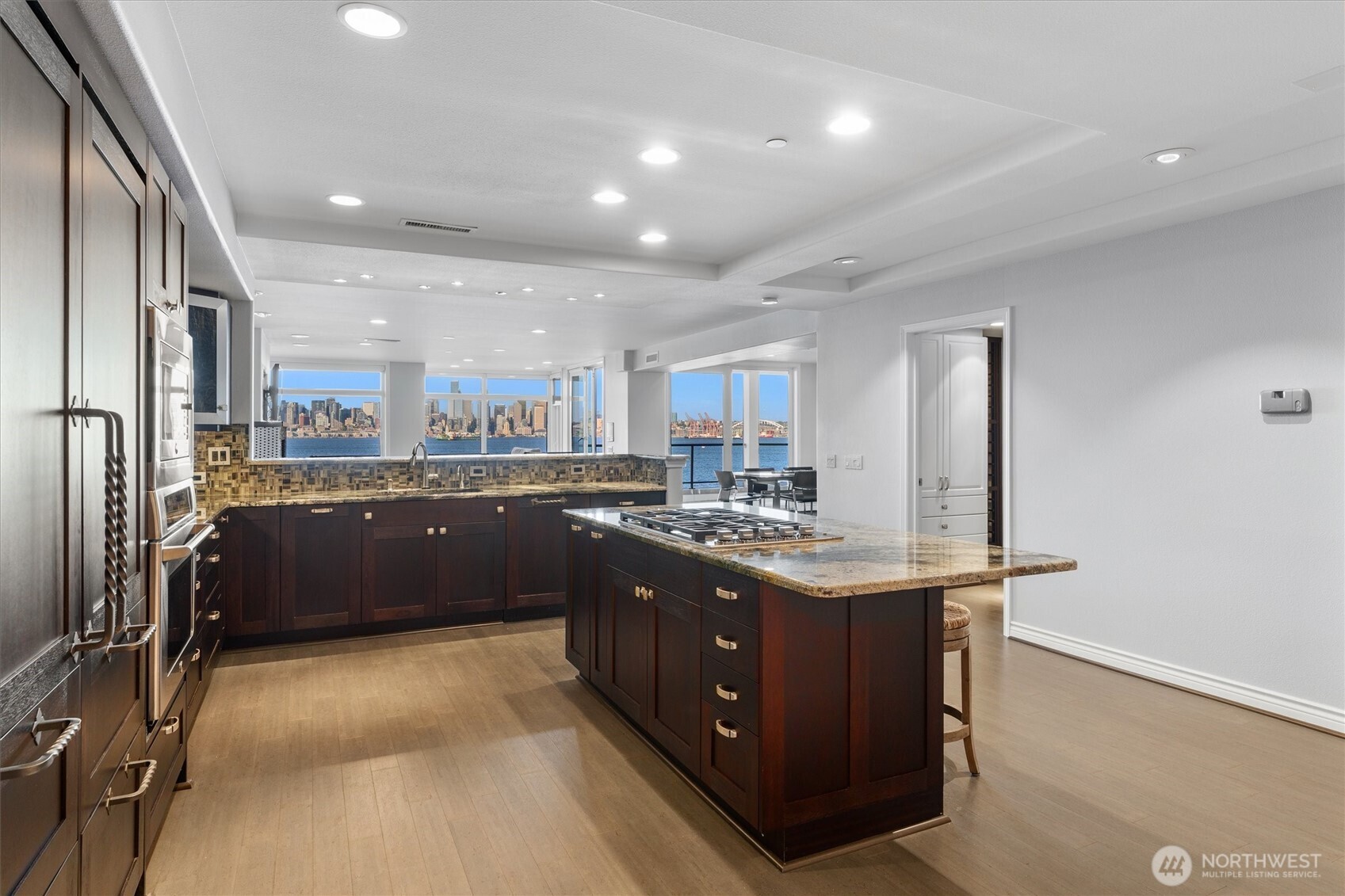 1661 Harbor Avenue SW #502, Seattle, WA 98116-2082