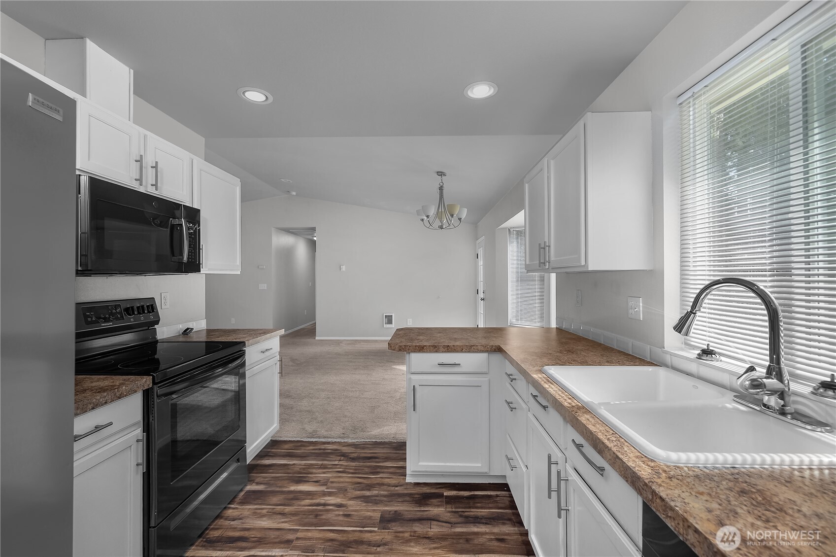 810 E Lakeshore Drive W, Shelton, WA 98584