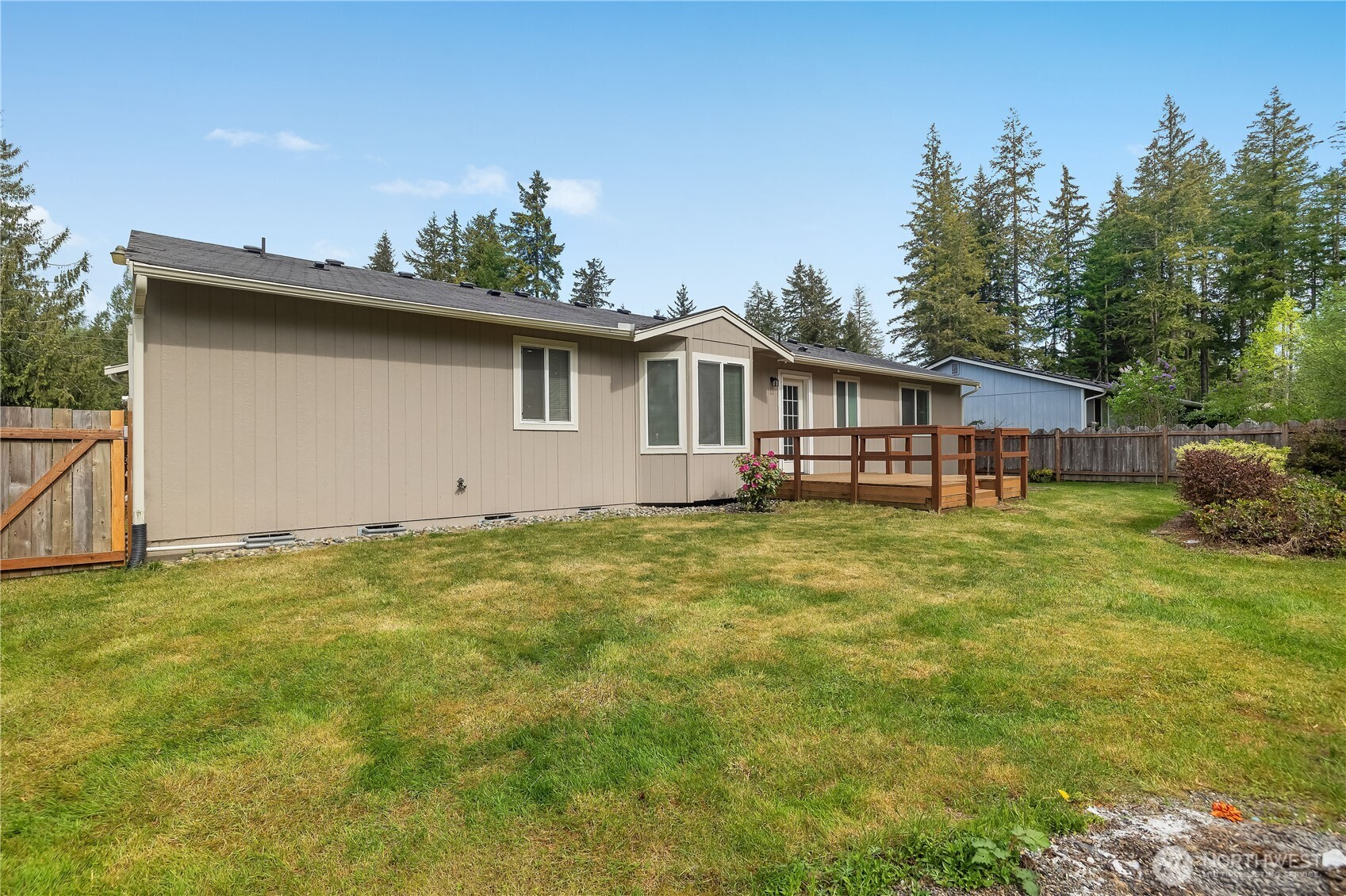 810 E Lakeshore Drive W, Shelton, WA 98584