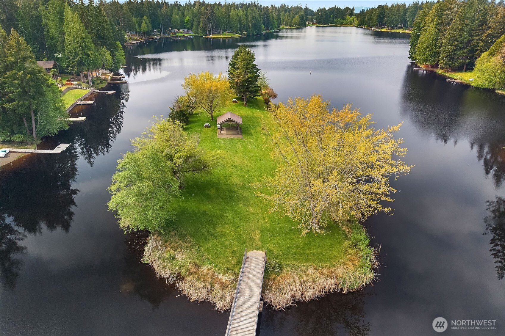 810 E Lakeshore Drive W, Shelton, WA 98584