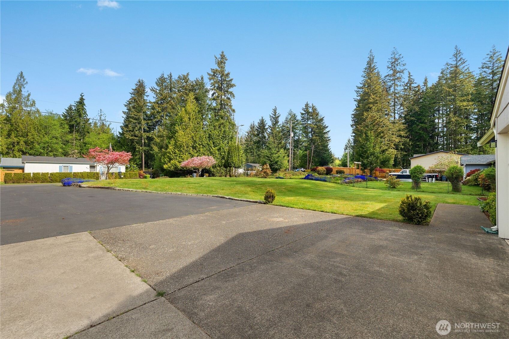 810 E Lakeshore Drive W, Shelton, WA 98584