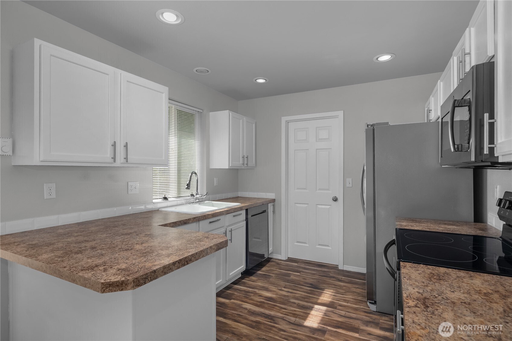 810 E Lakeshore Drive W, Shelton, WA 98584