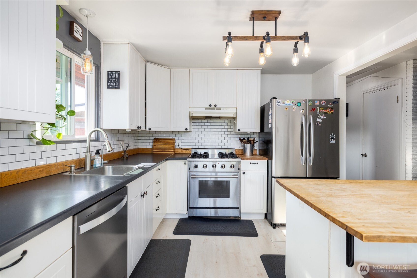 1702 36th Street , Anacortes, WA 98221