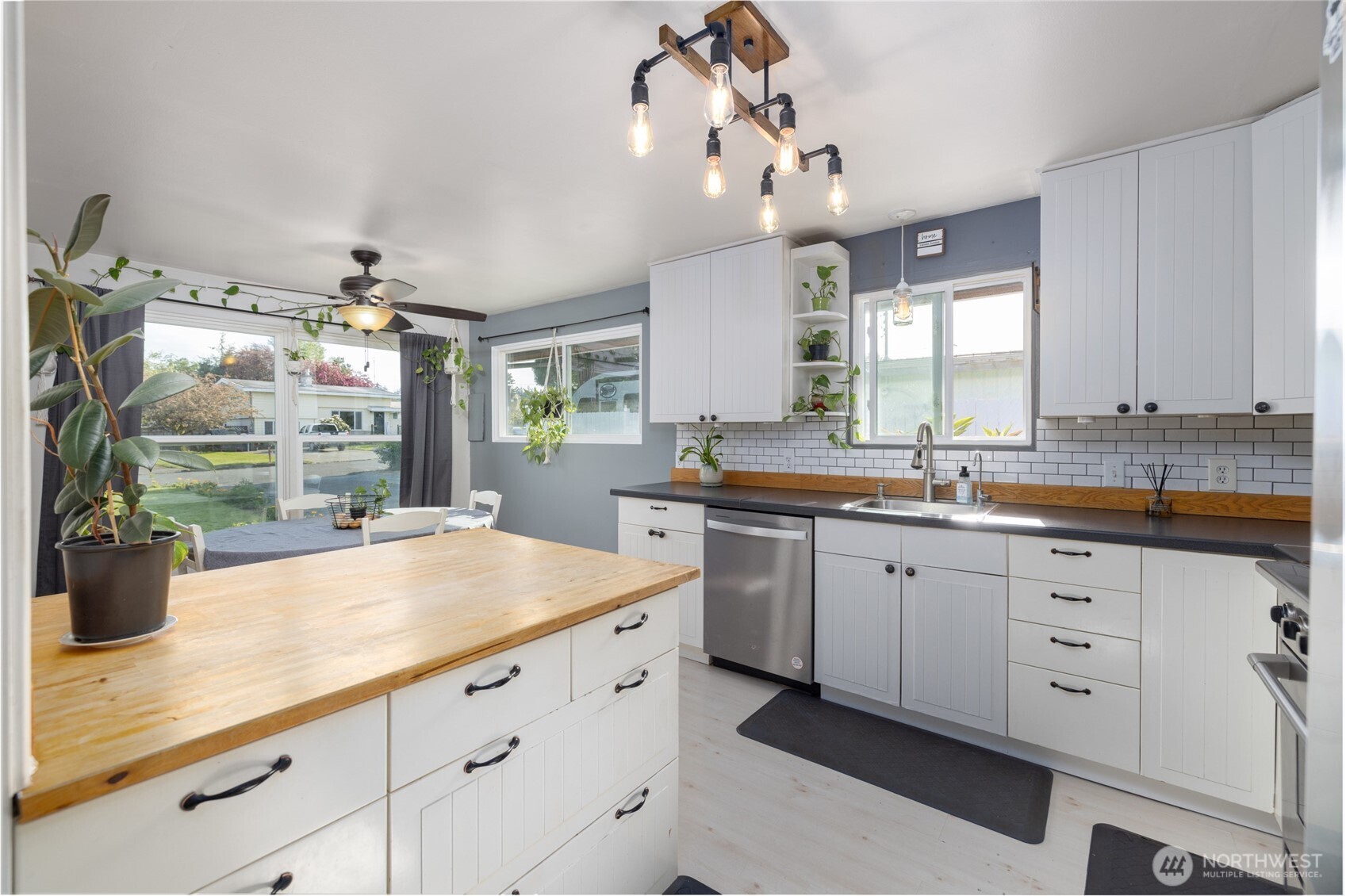 1702 36th Street , Anacortes, WA 98221