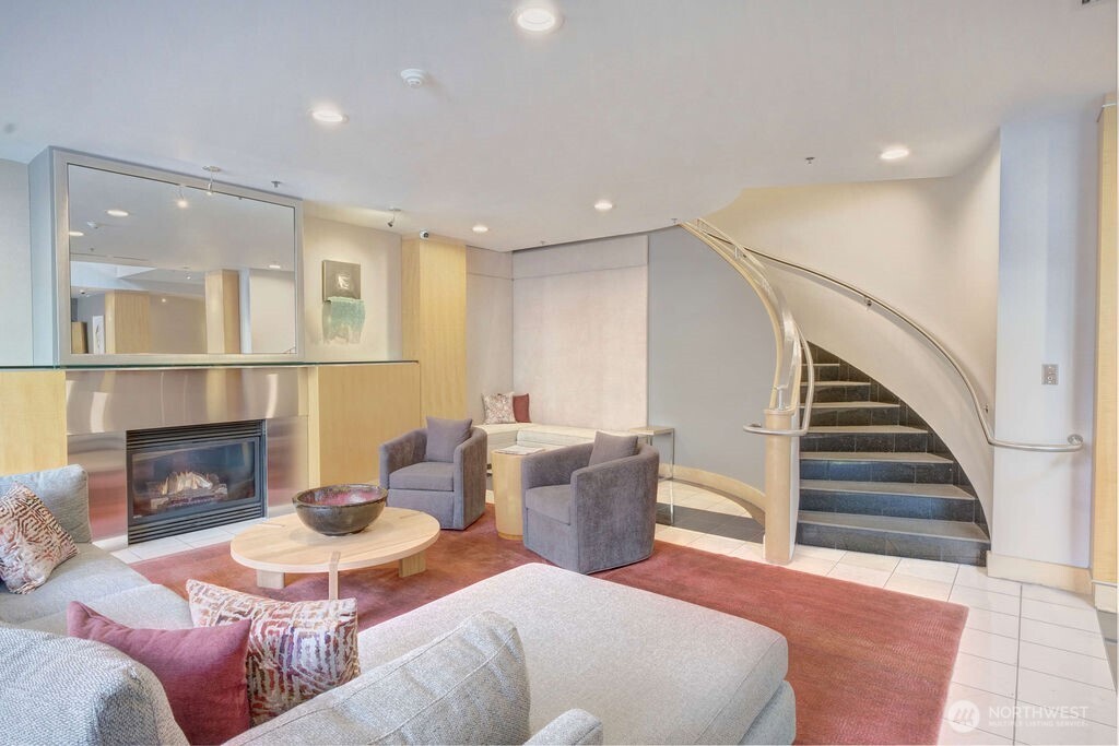 2929 1st Avenue #914, Seattle, WA 98121